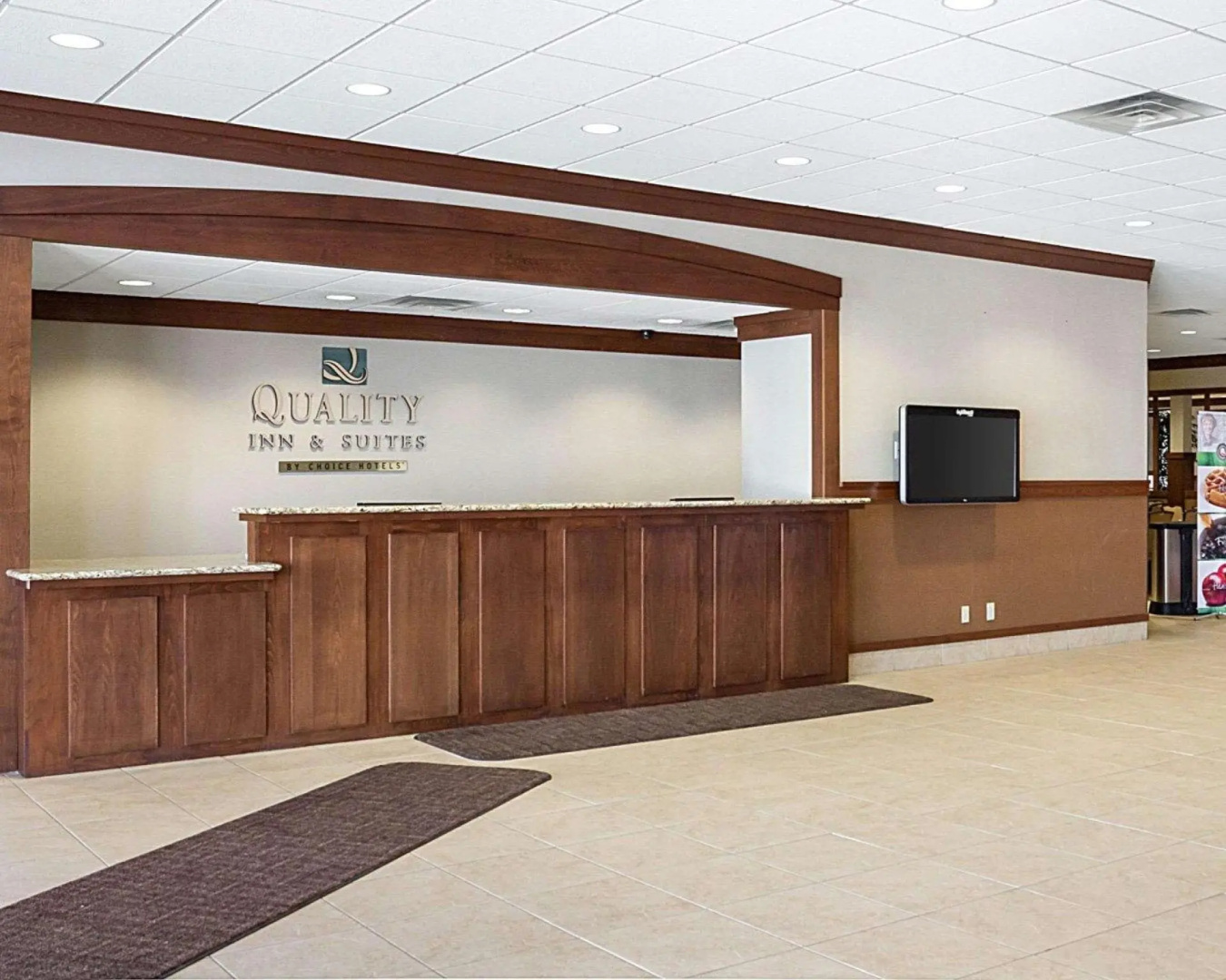 Baymont by Wyndham Jamestown Conference Center & Water Park
