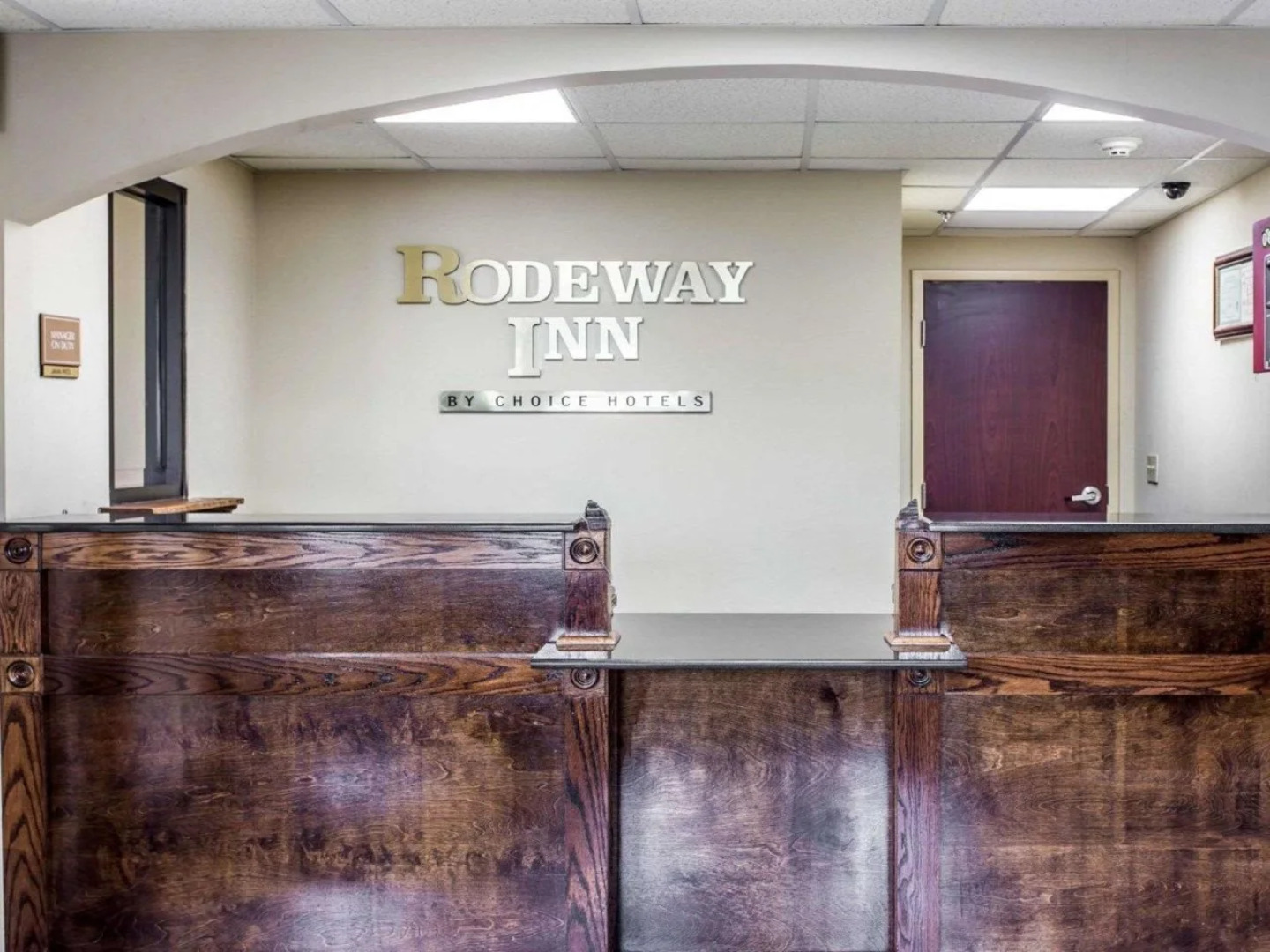 Country Hearth Inn & Suites