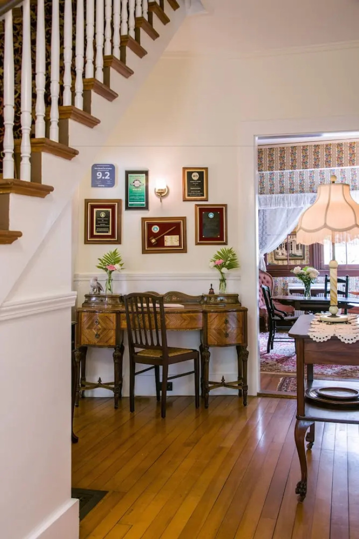 Mira Monte Inn & Suites