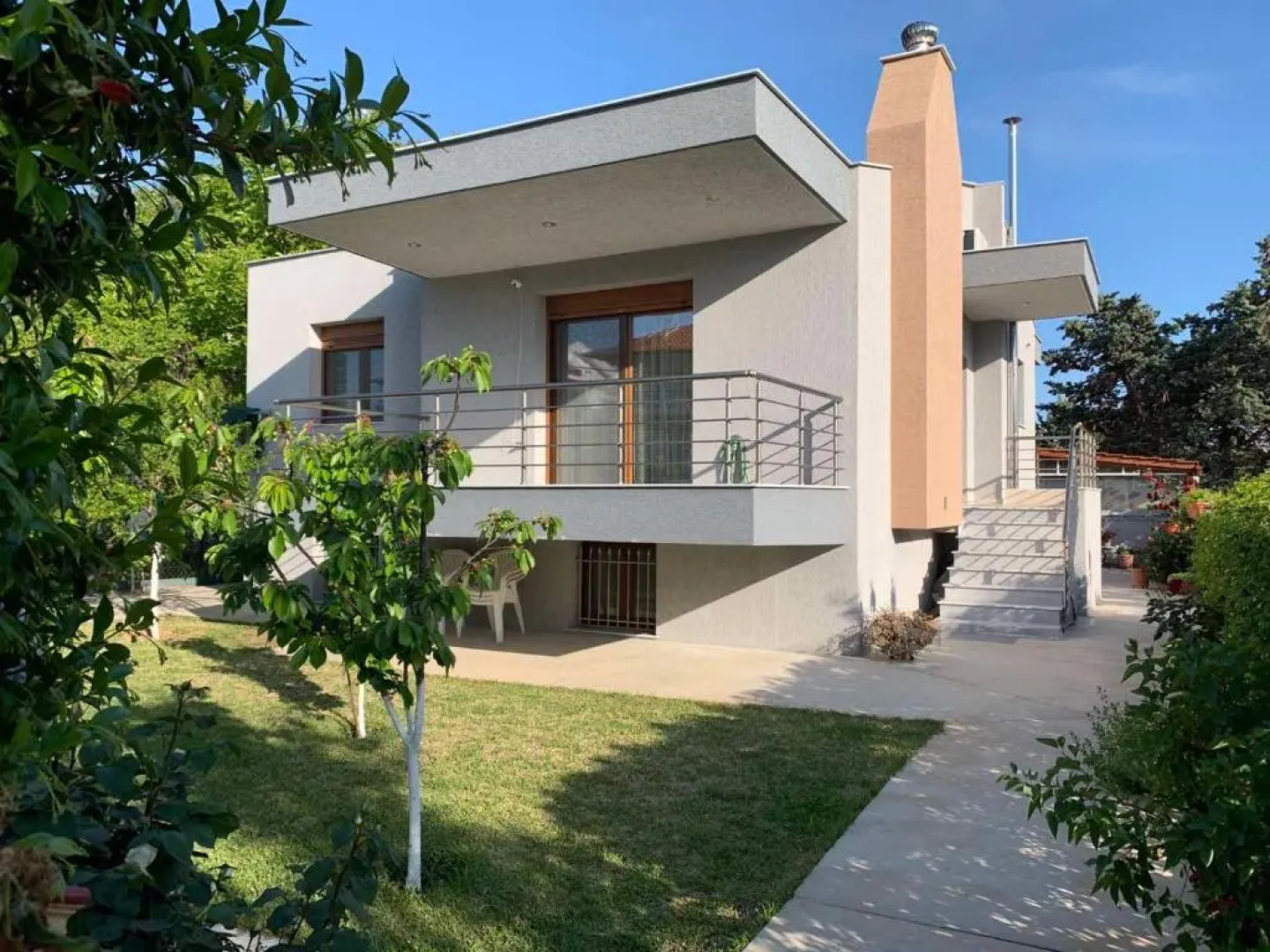 Lovely 2-bedroom holiday home in Nea Kallikratia