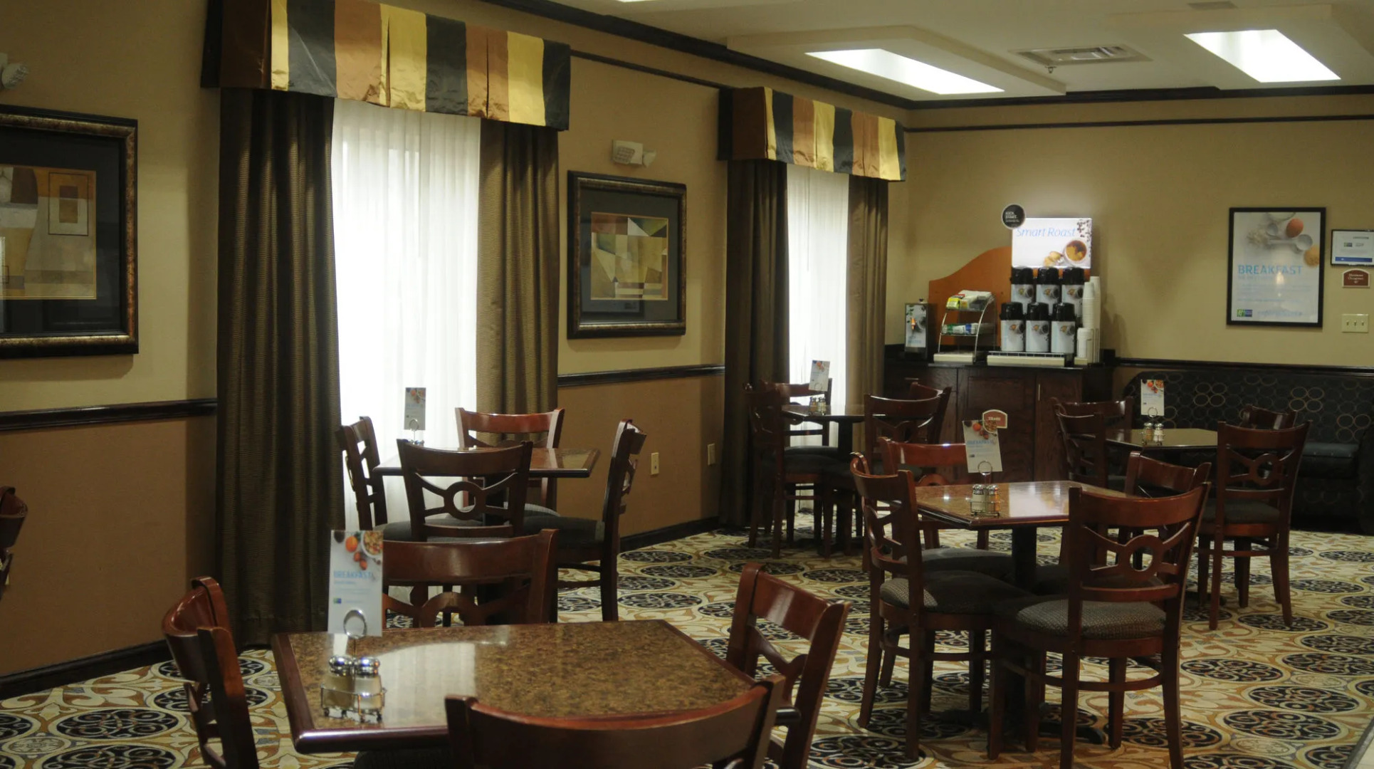 Holiday Inn Express & Suites Sedalia by IHG