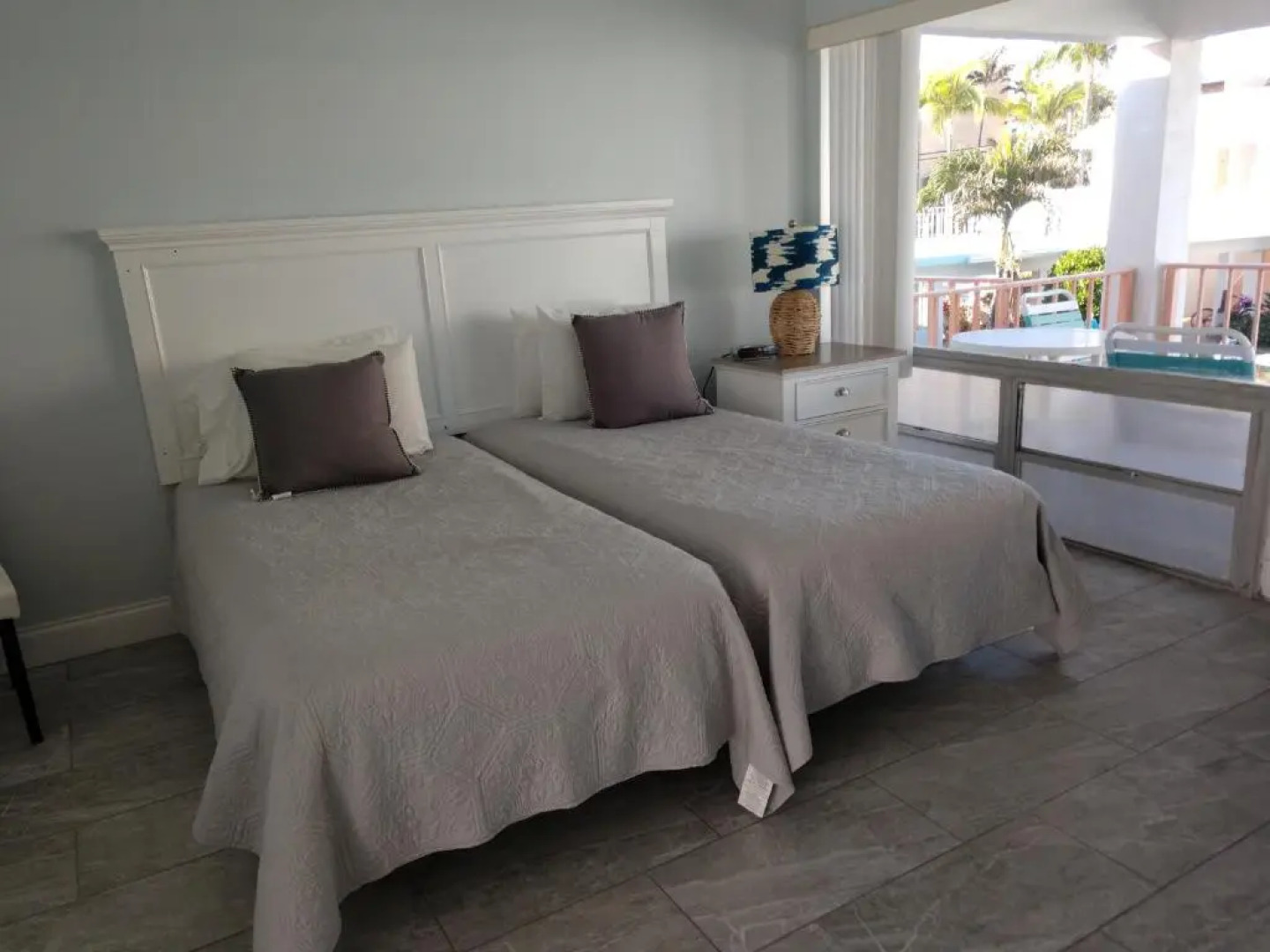 Sunrise Ocean Suites