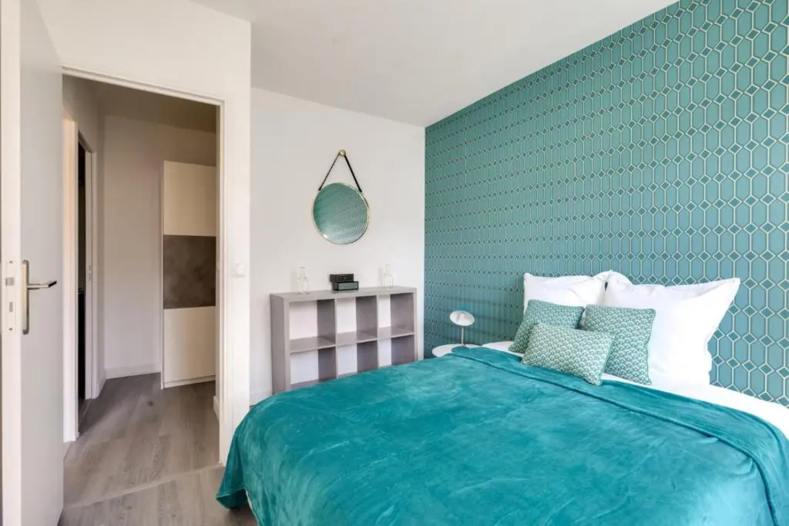 806 Suite Magic, Beautiful APT, Door of Paris