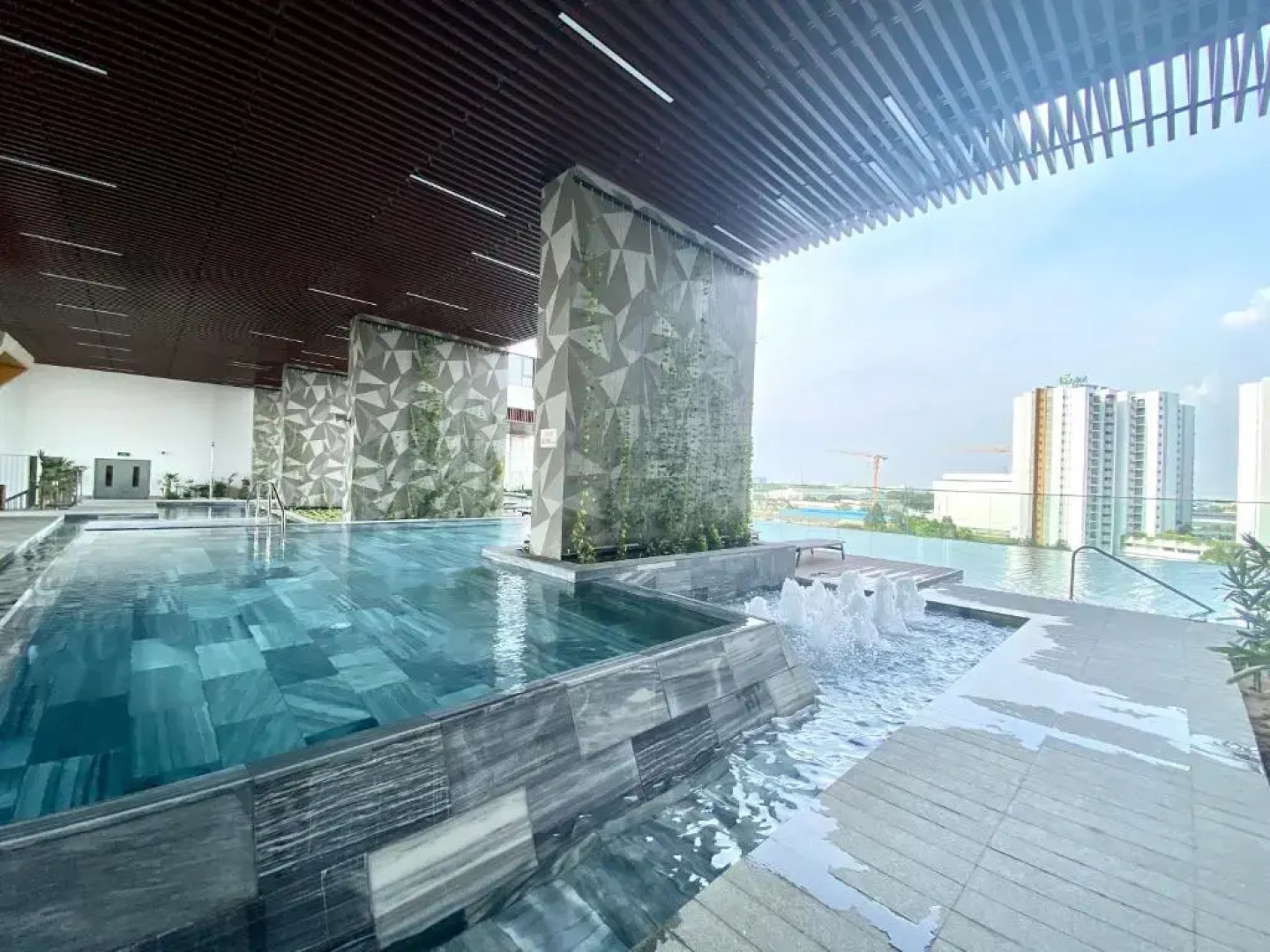 The Emerald Golf View