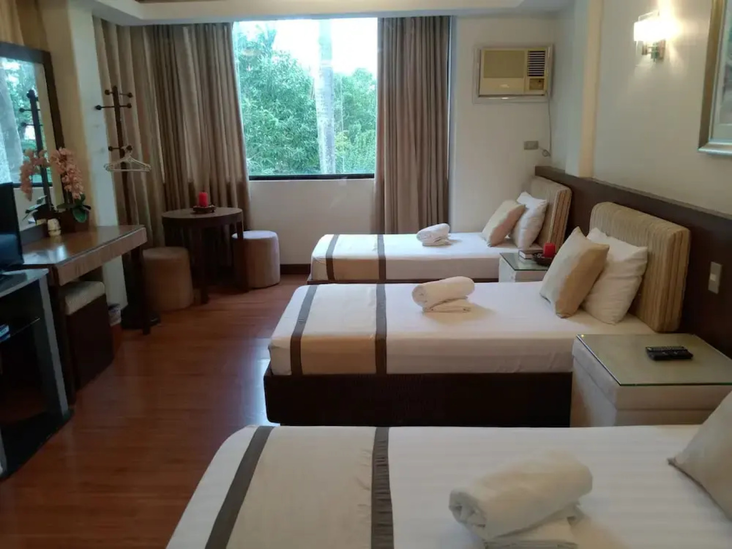 Splash Suites Hotel Laguna