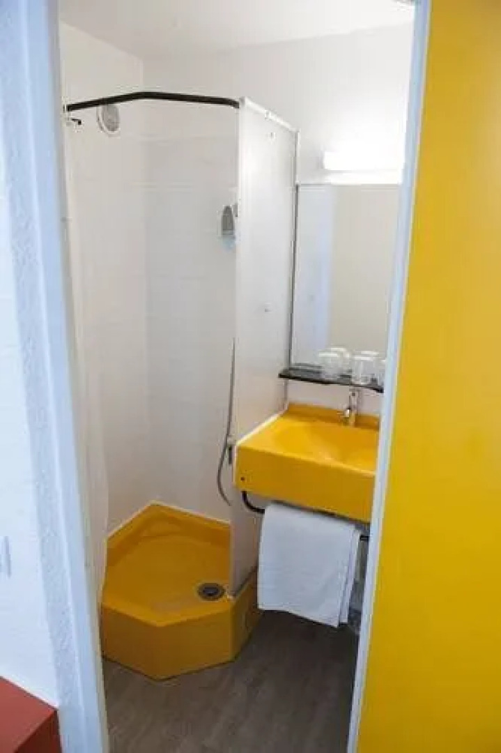 Egg Hotel Goussainville CDG