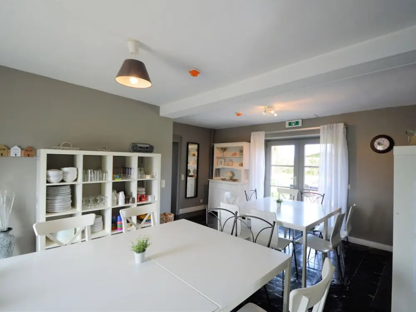 Countryside Retreat, Gerin