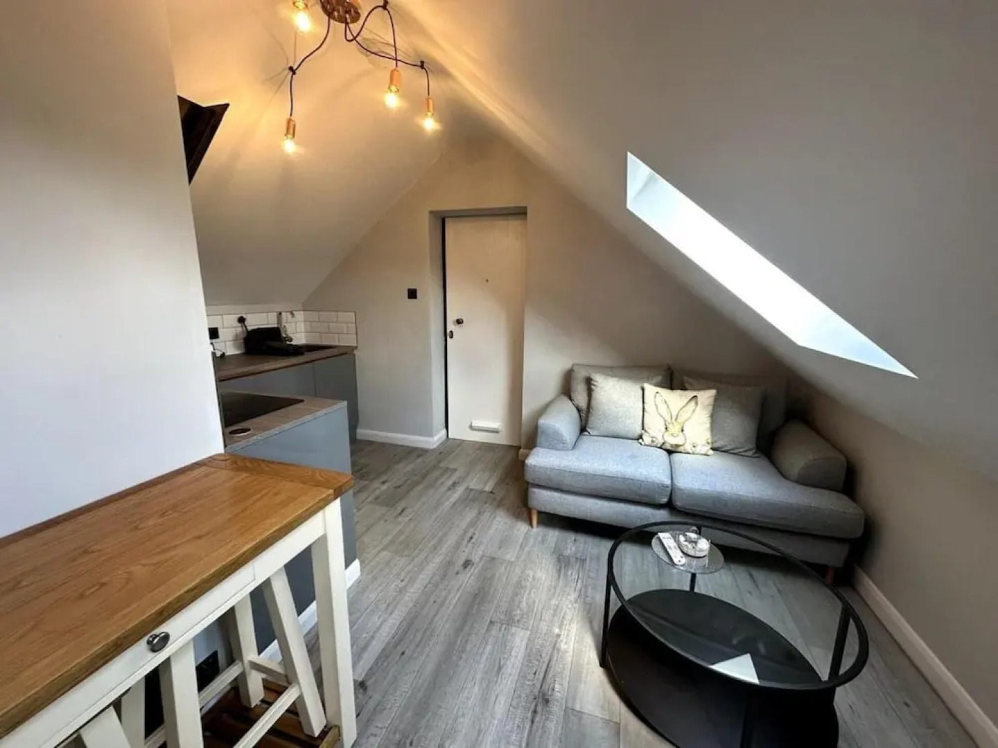 Remarkable 1-bed Apartment in Glastonbury