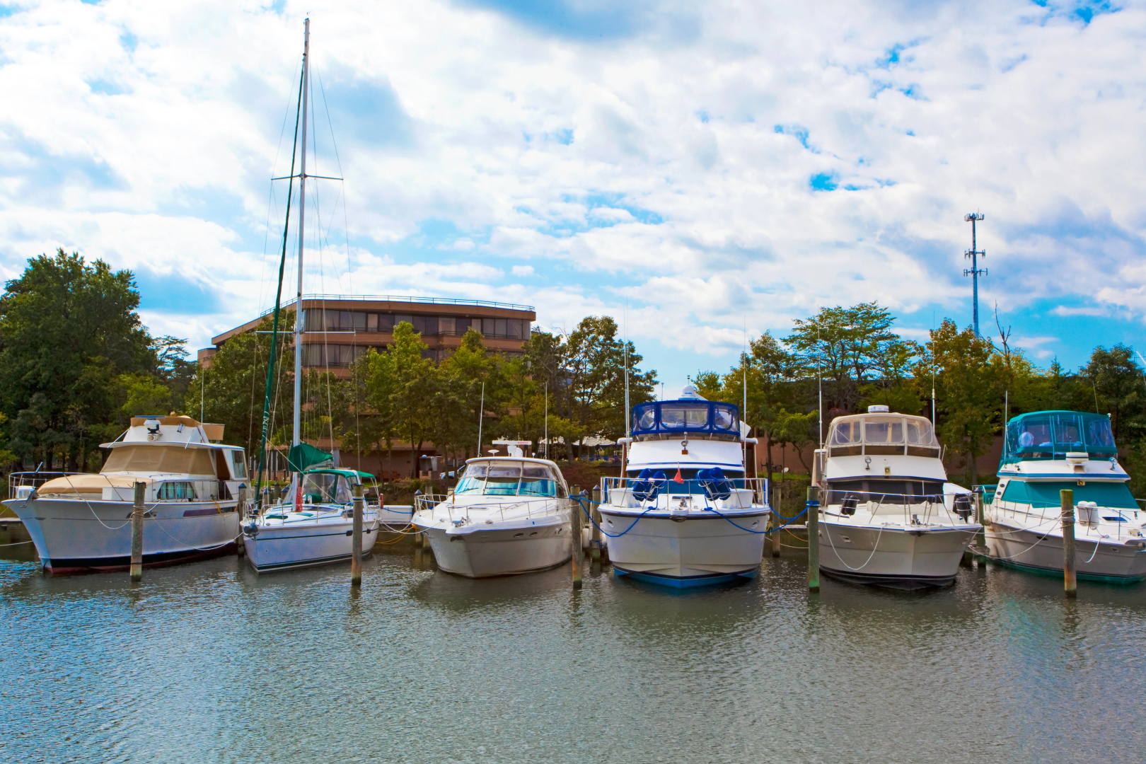 Solomons Inn Resort + Marina