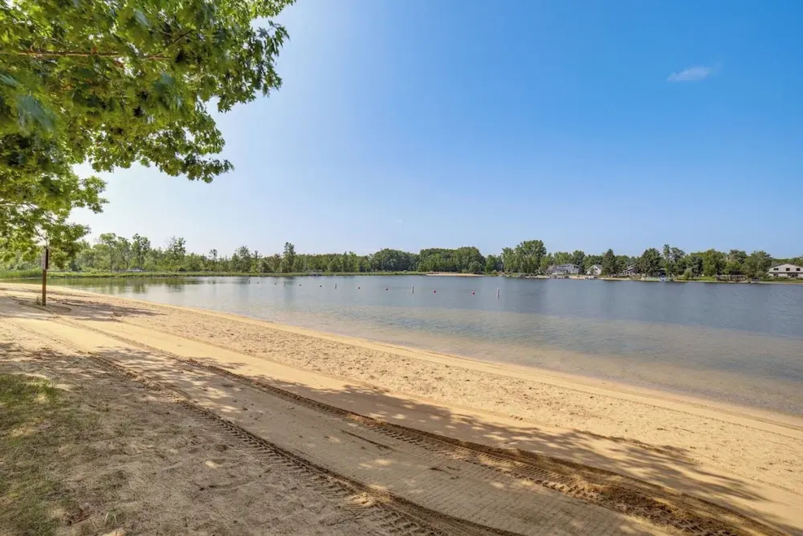 Lake Access, Pools & More: Family Home in Stanwood