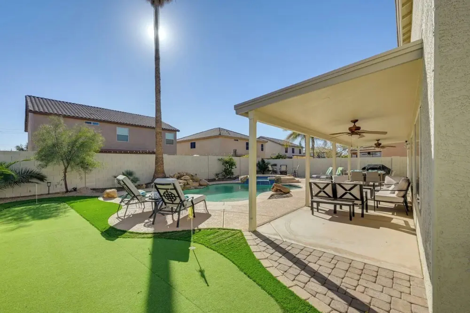 Putting Green, Pool & Spa: Home in Queen Creek!