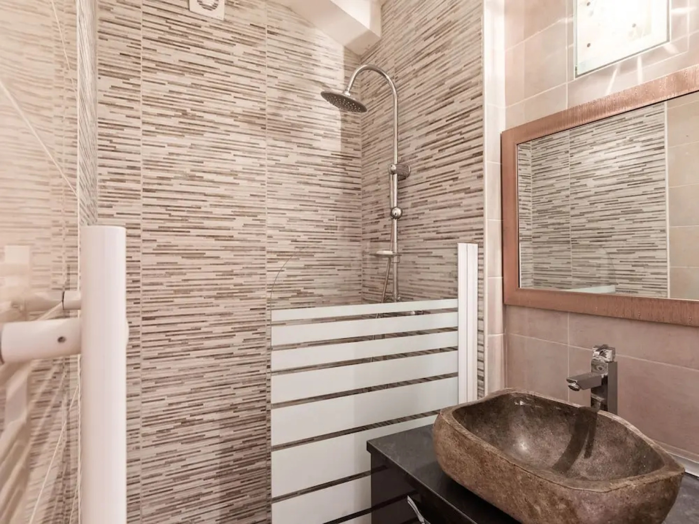 Holiday Home (LOG160)