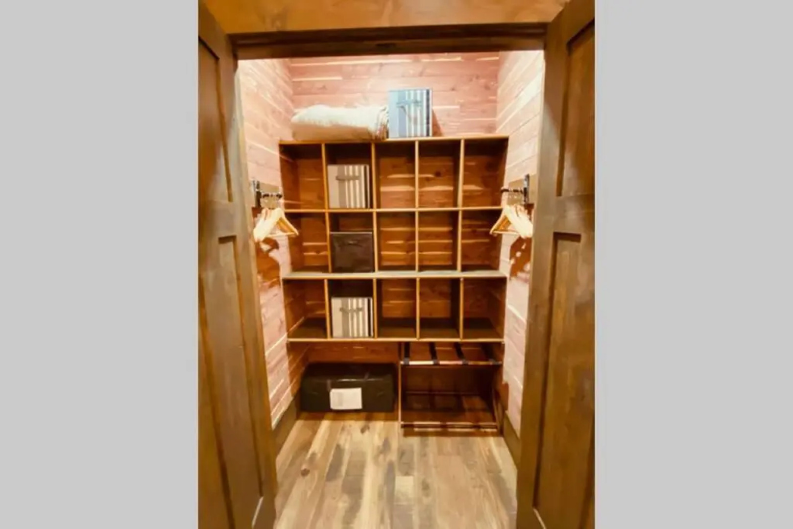 Yellowstone Crossing Lodge