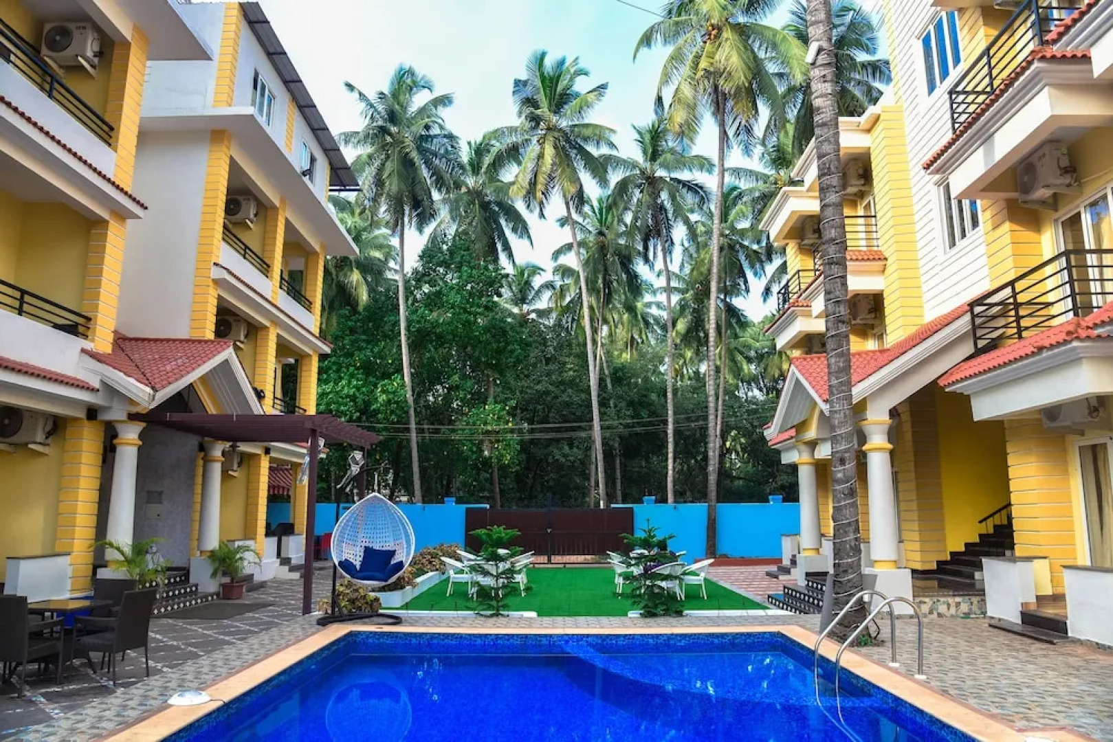 Royale Nirvana Resort