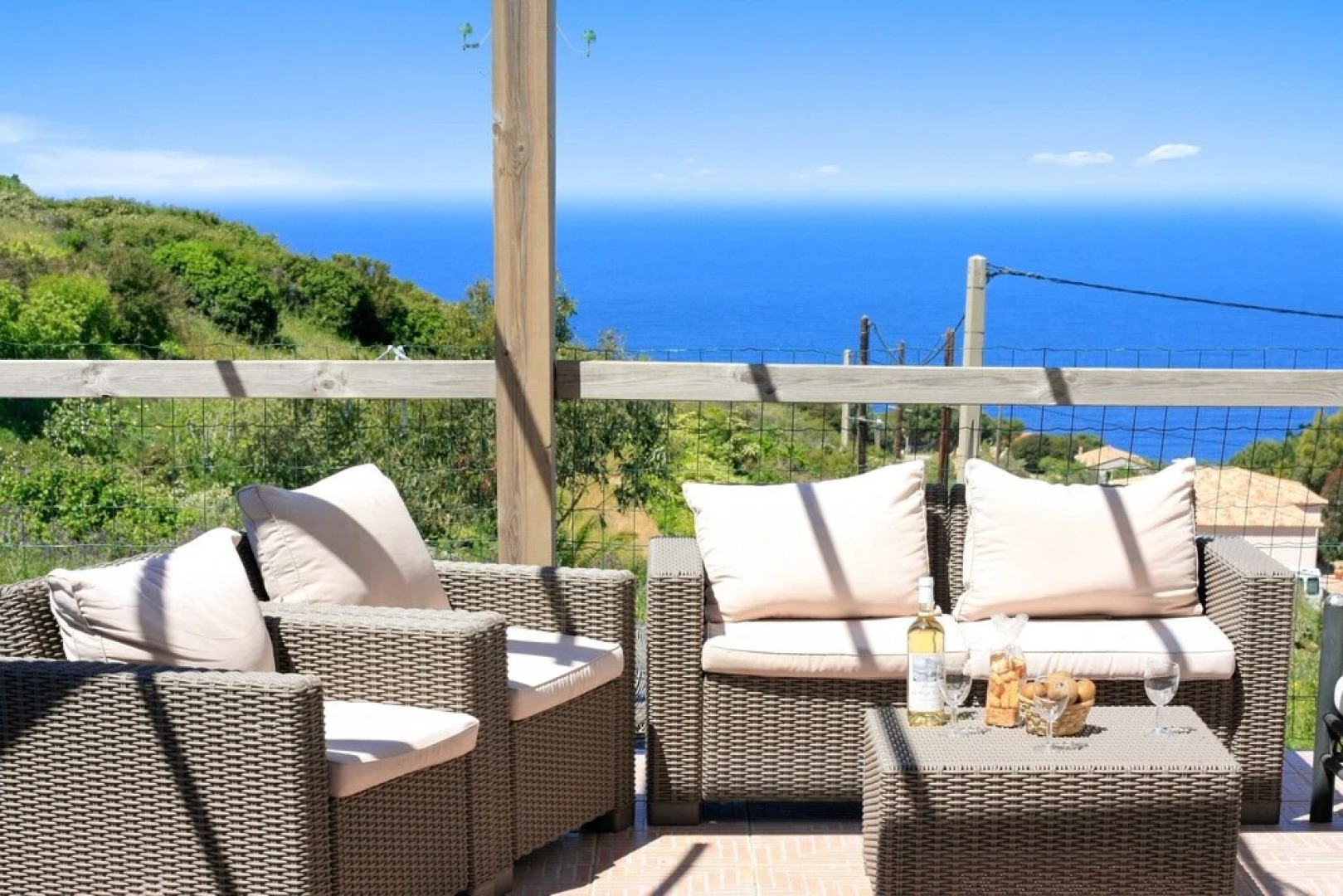 House With 5 Bedrooms in Calcatoggio, With Wonderful sea View, Private