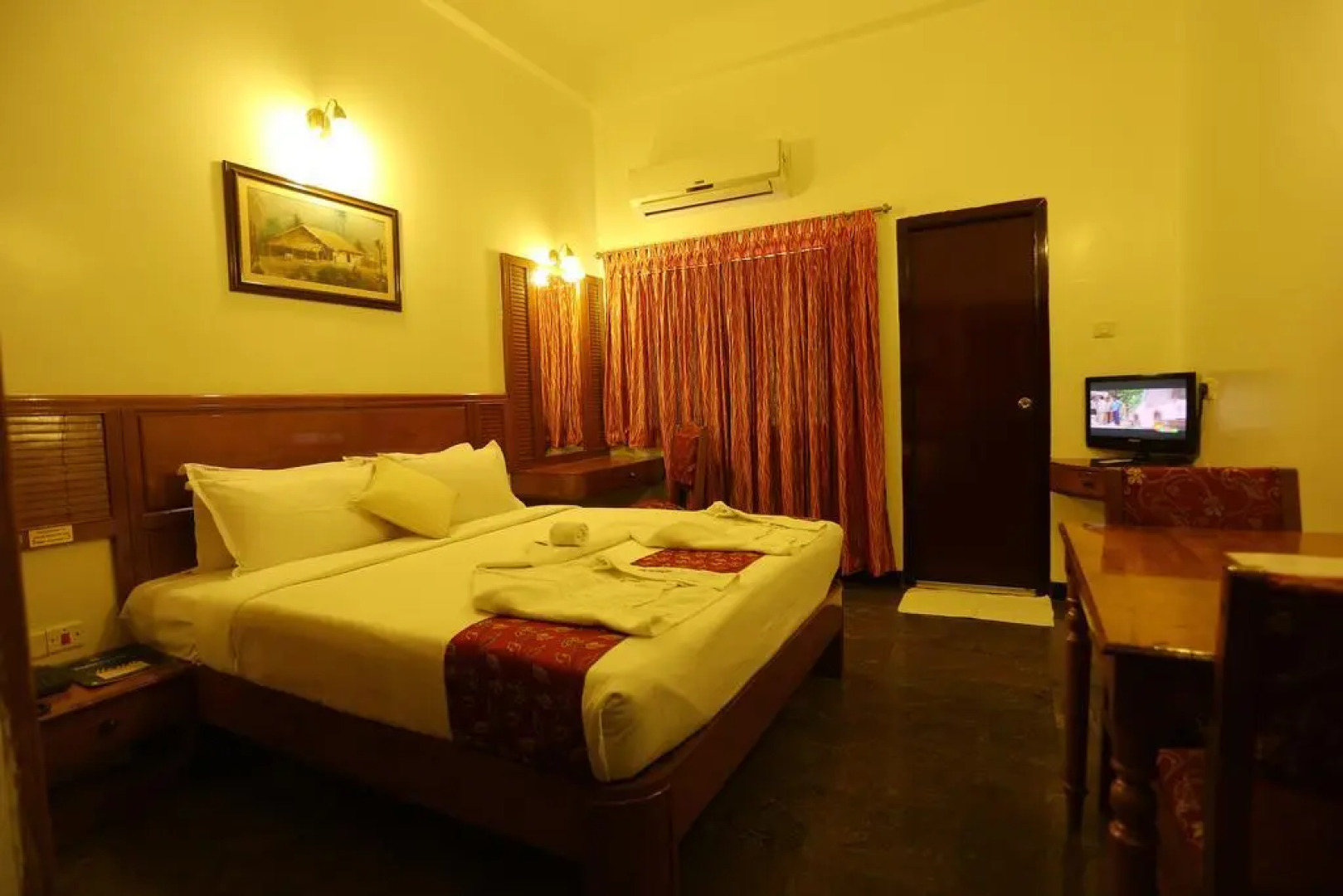 Hotel Theni International