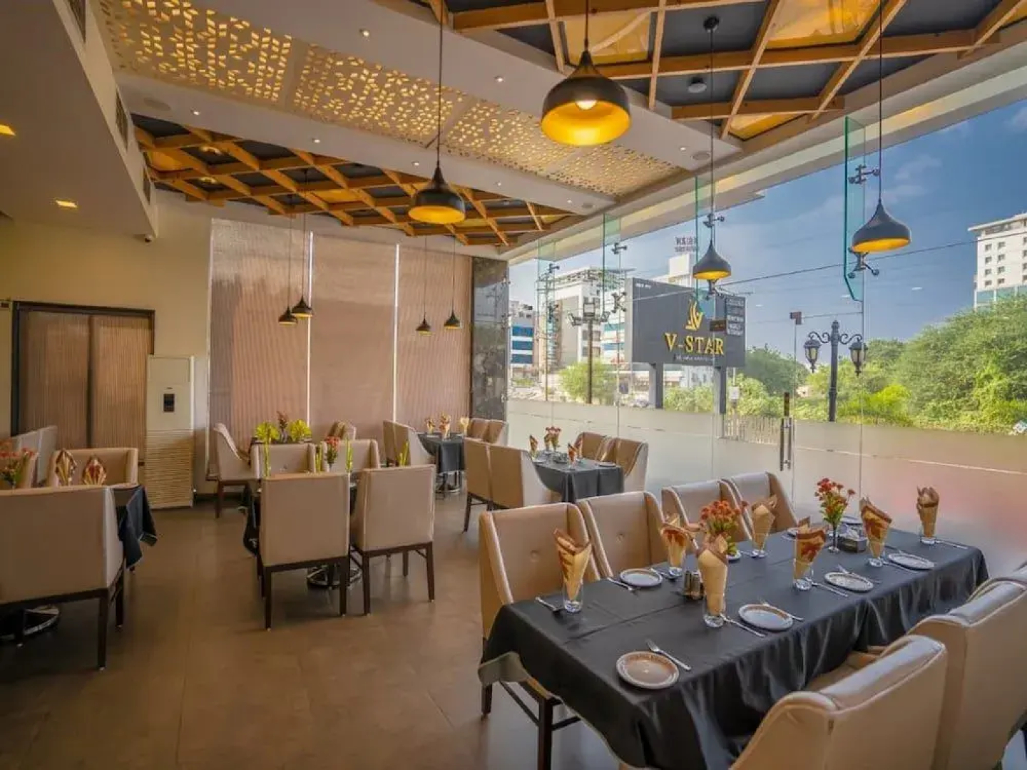 Hotel V Star by OYO Rooms