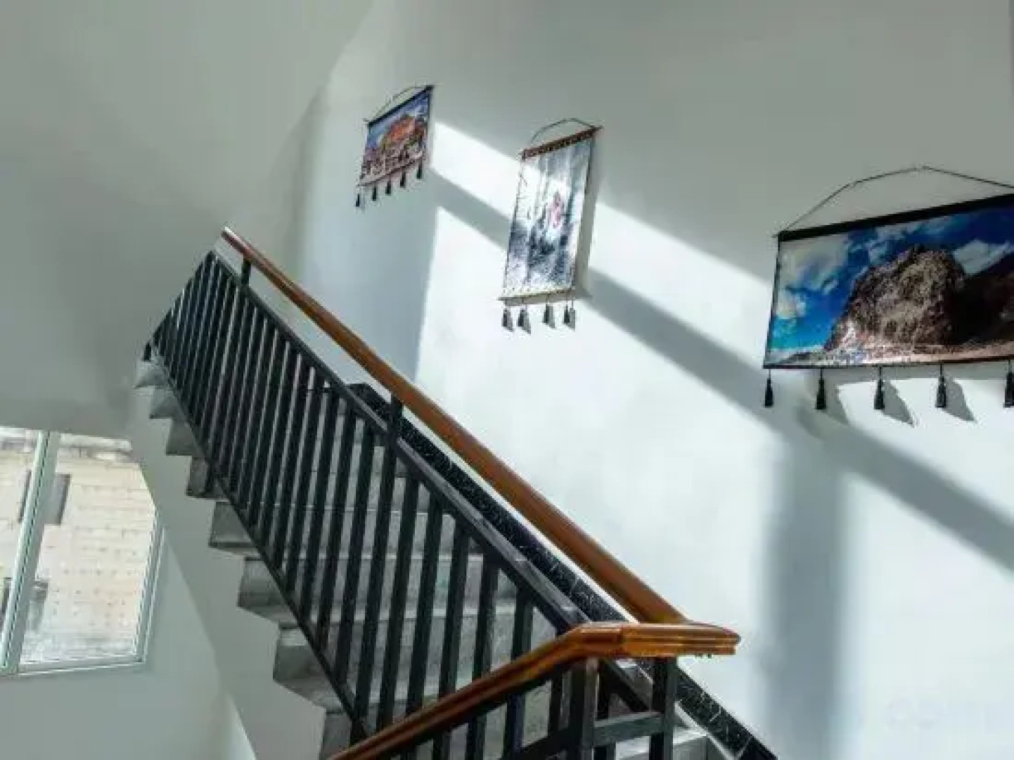 Kangding Wengmu Hot Spring Mountain Villa