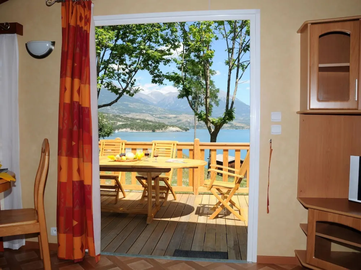 Wooden Chalet in the Cozy and Sporty and Beautifull Chorges