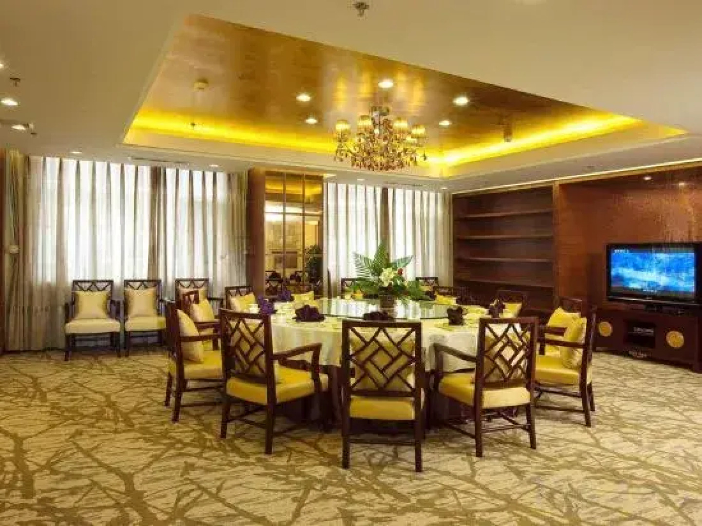 Chengde Tianbao Hotel