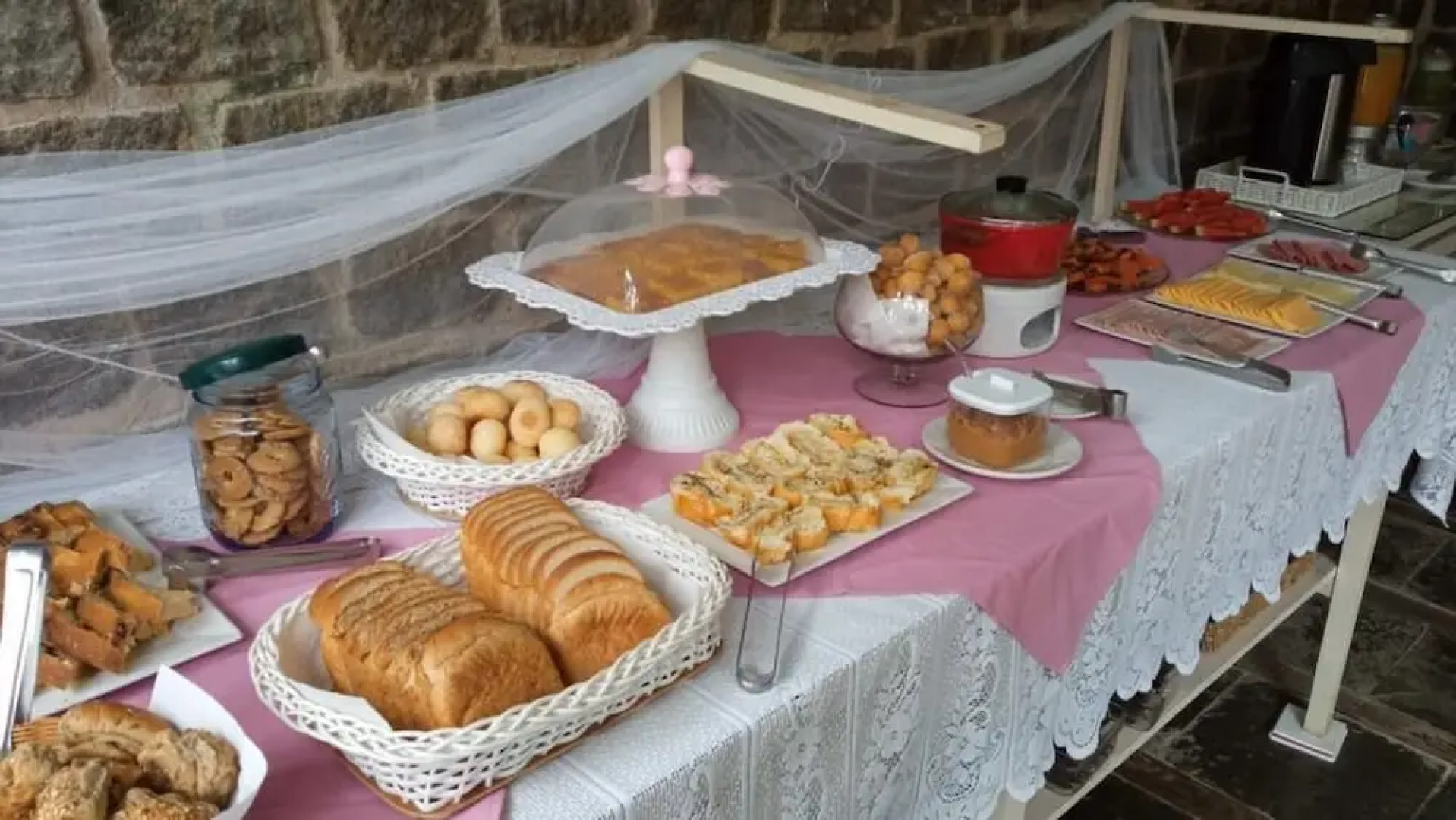 Village Colonial Hotel