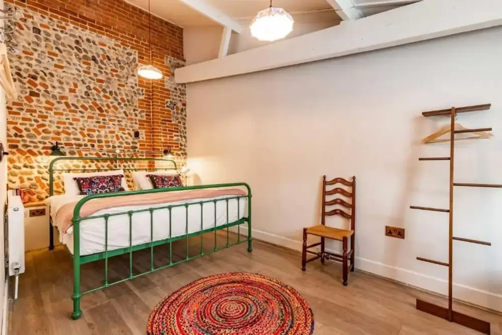 Host Stay Nicholson Cottage