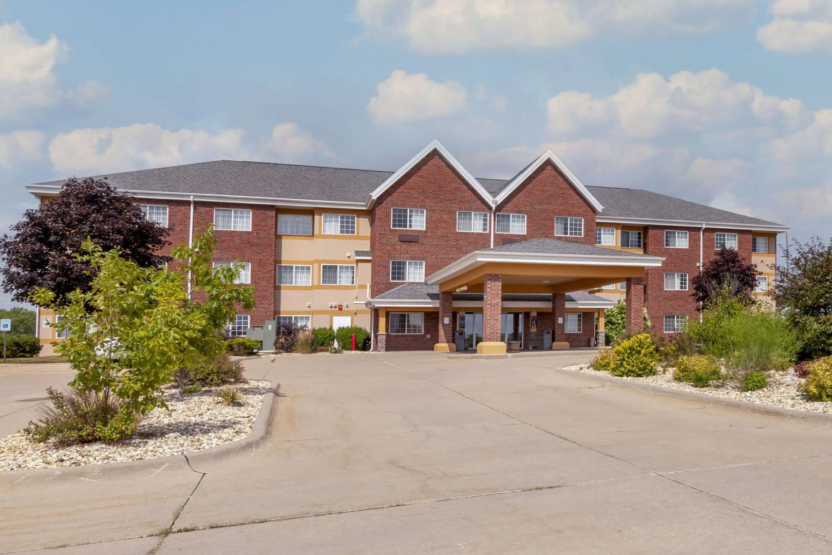 MainStay Suites Dubuque at Hwy 20