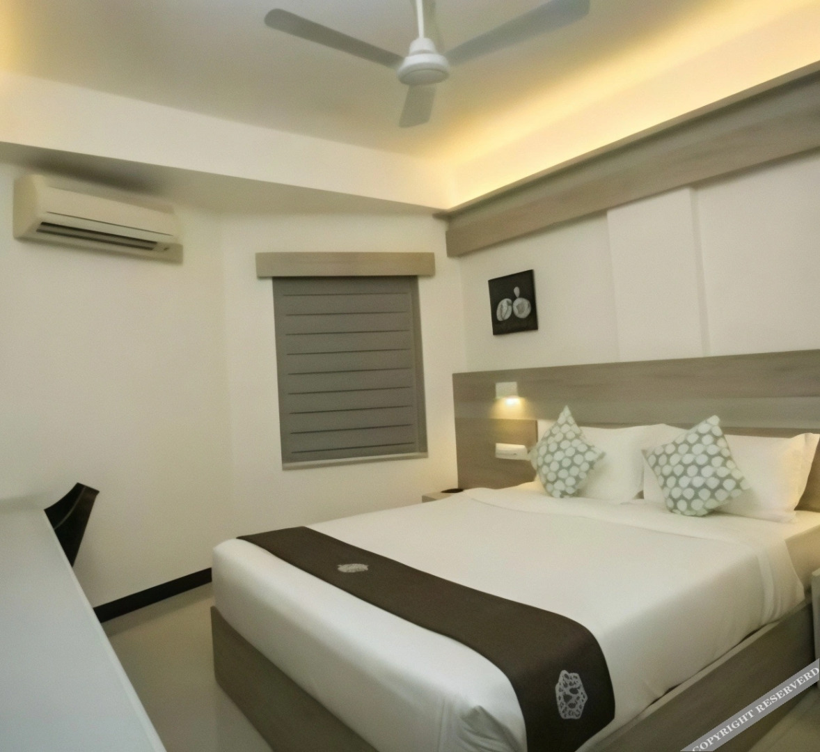 Sapphire Club Metro Hotel