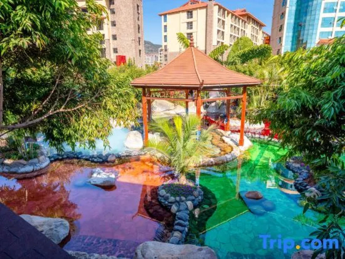 Xinjia Yuquan Hot Spring Hotel