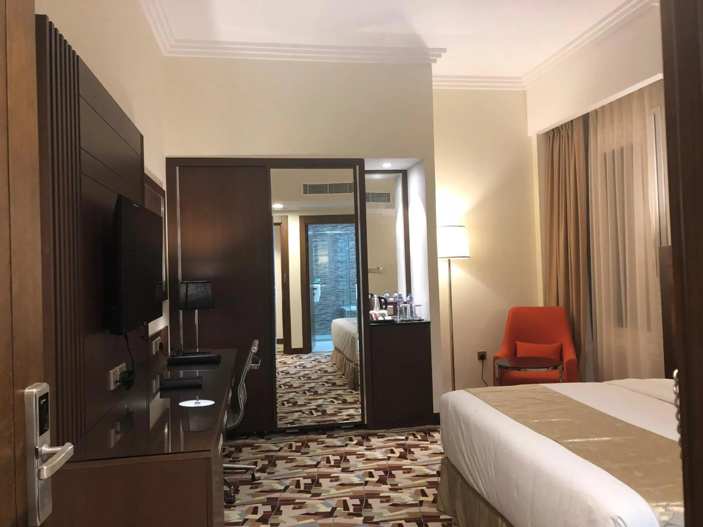 Al Murooj Grand Hotel