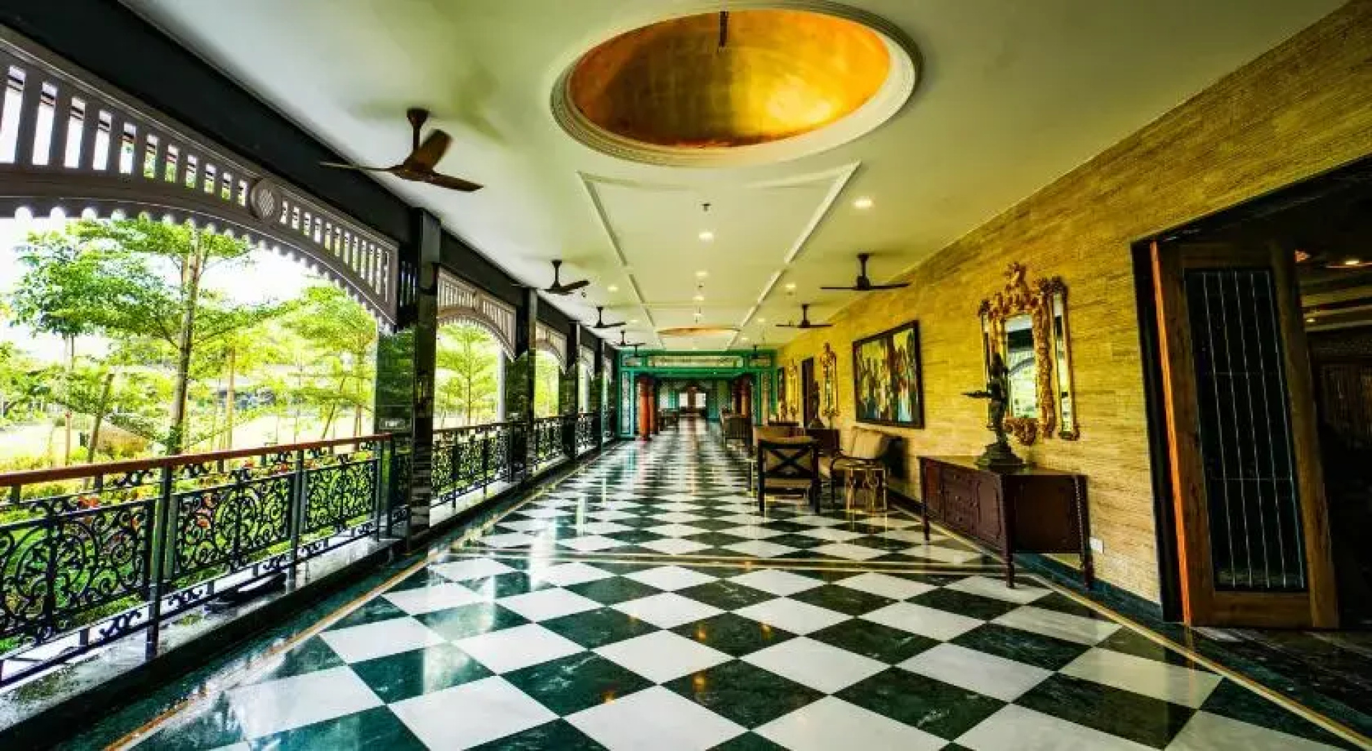 Mayfair Oasis Resort & Convention