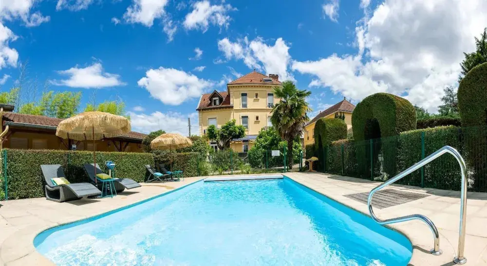 Hotel Des Dauphins