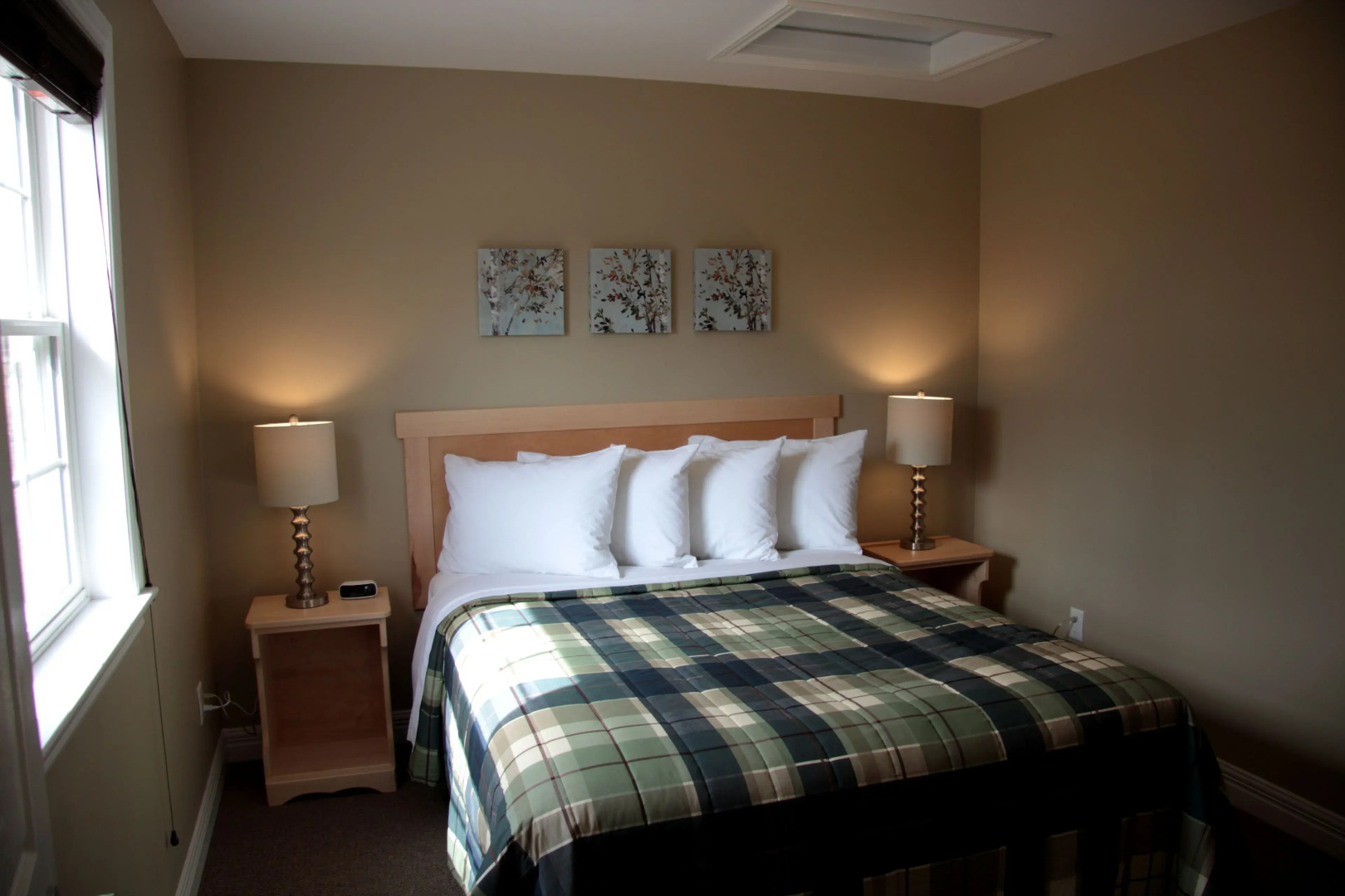 Carleton Inn and Cottages