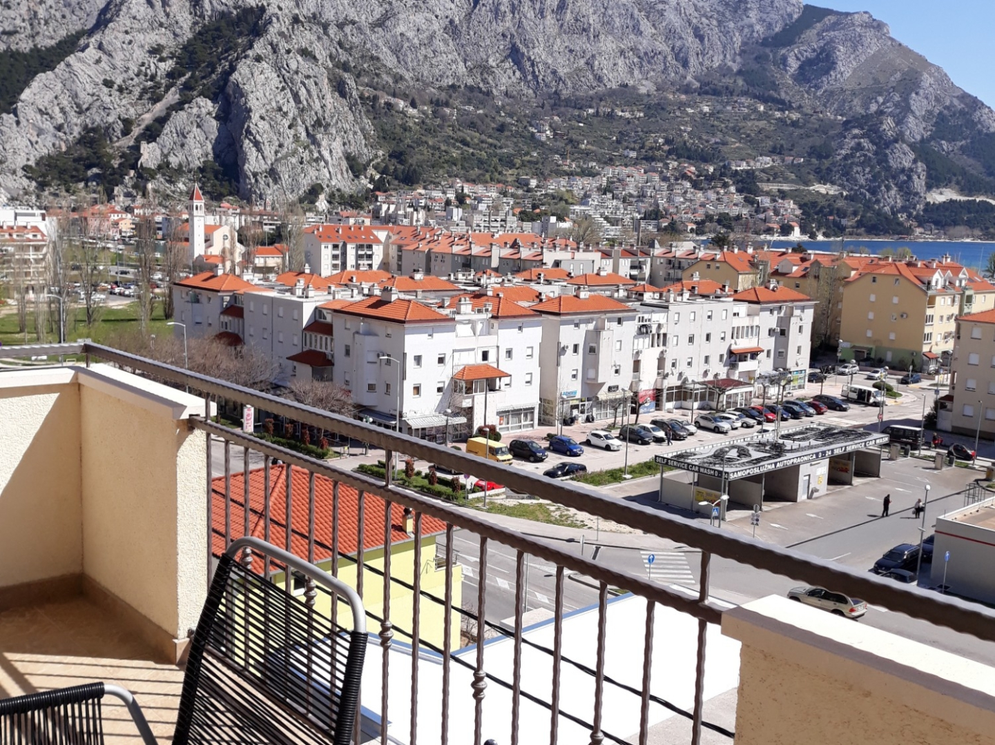 Apartment Zdravko - with parking : A1 Omis, Riviera Omis