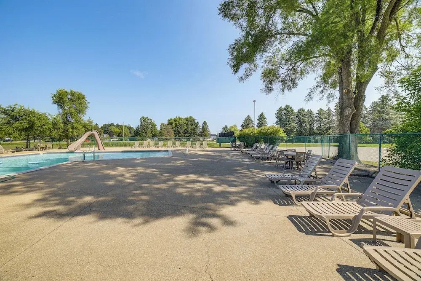 Lake Access, Pools & More: Family Home in Stanwood