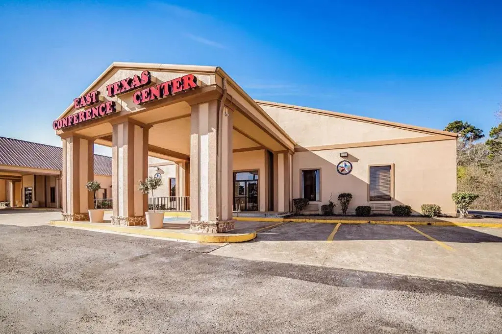 Clarion Pointe Marshall