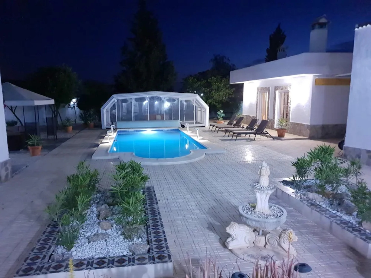 Remarkable 5-bed Villa in Fortuna