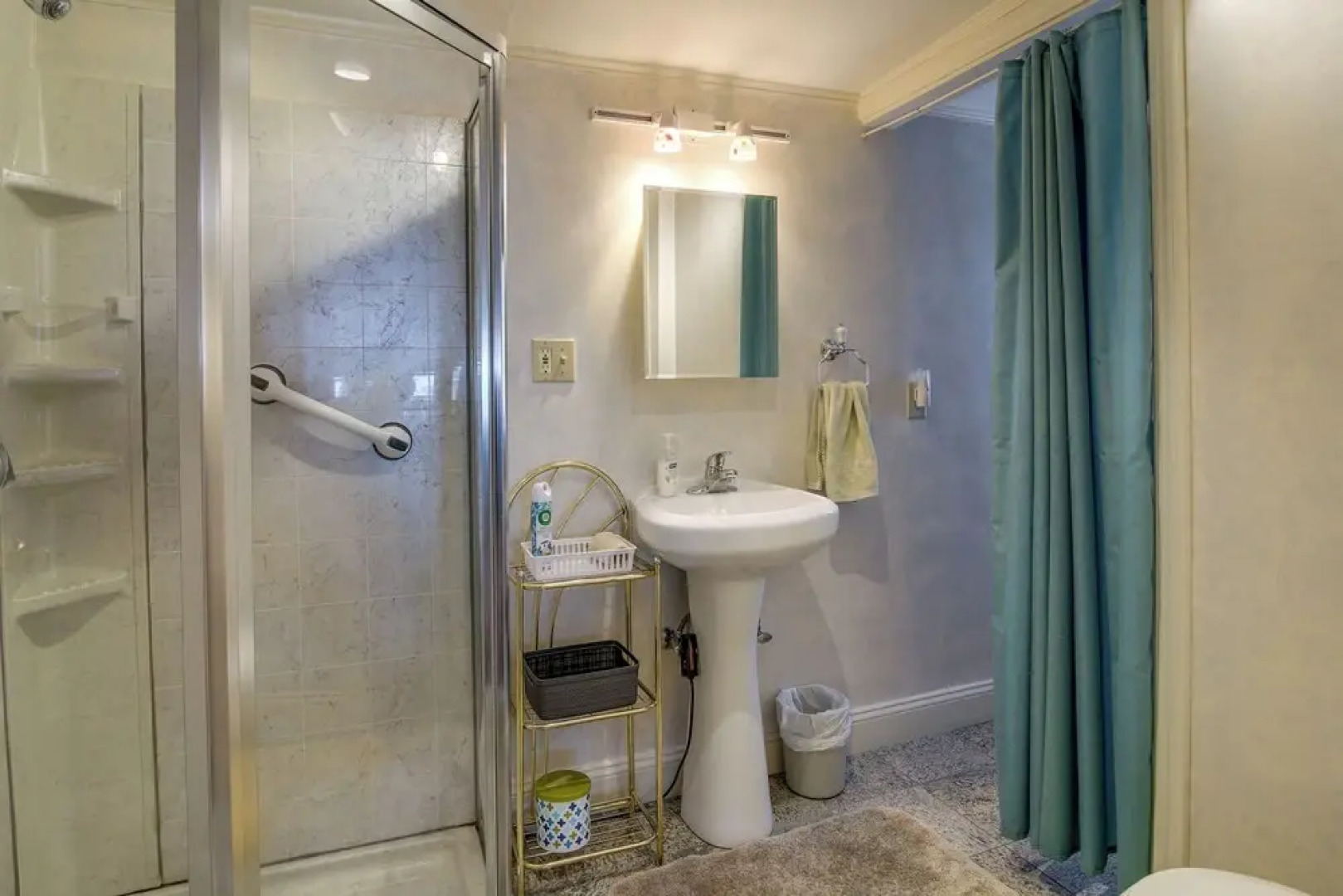 Bayfront Plymouth Gem w/ Sunroom, Steps to Shore!