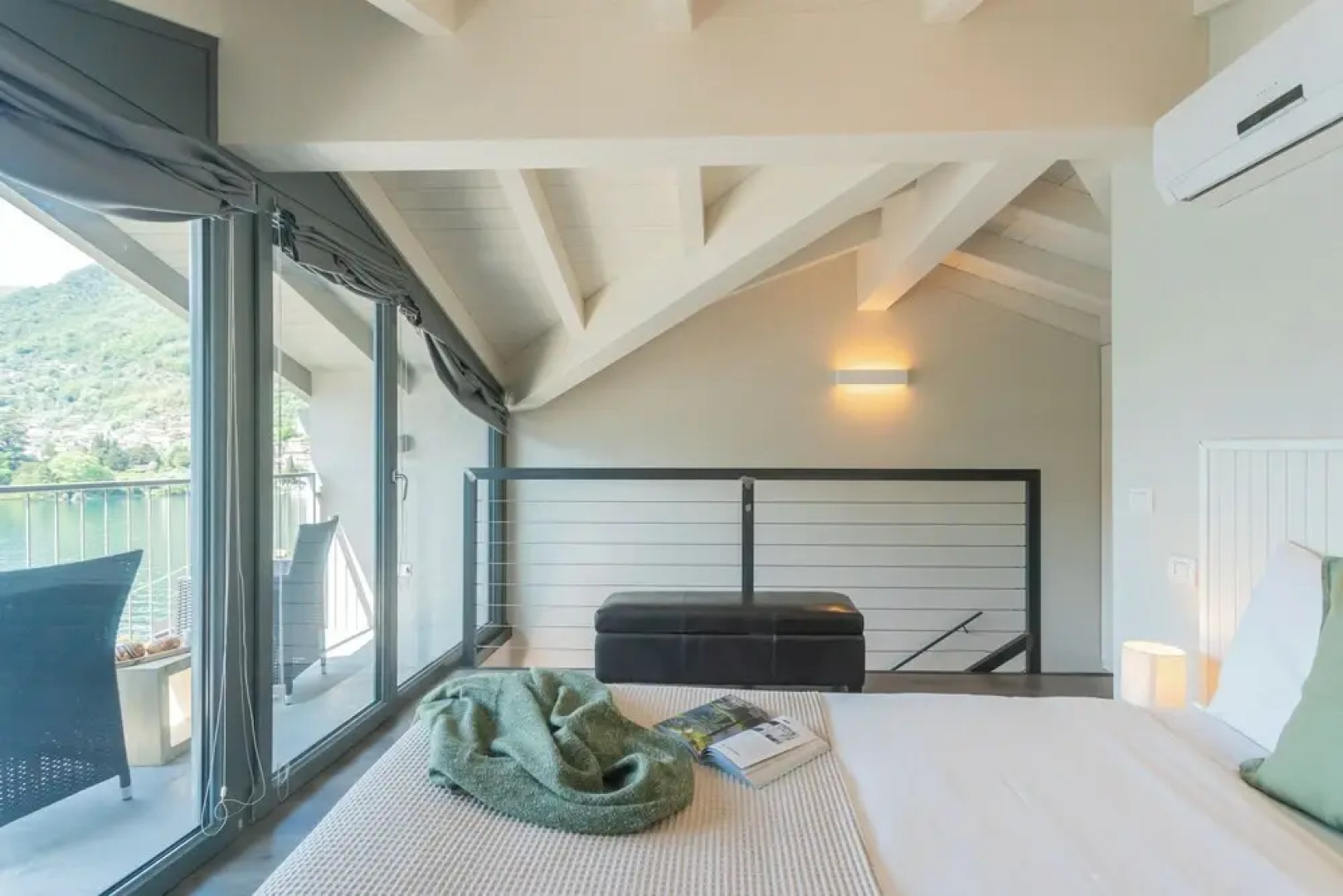 Mulino Vista Lake by Rent all Como