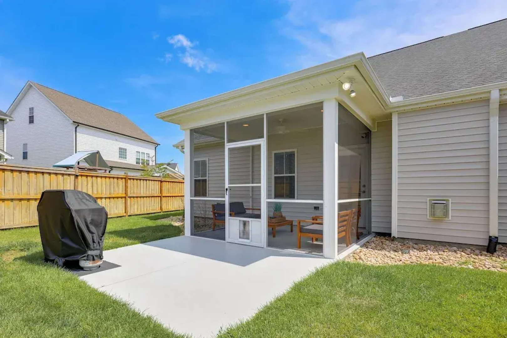 Spacious Home w/ Screened Patio in Wilmington!