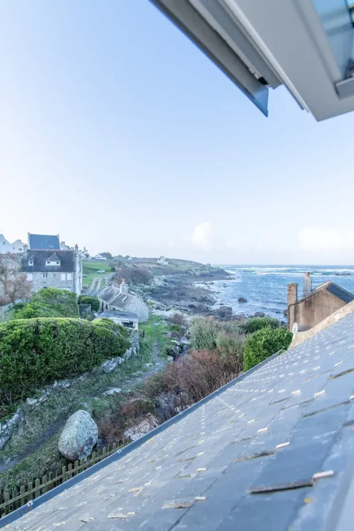 Small Cocoon for 2 by the sea