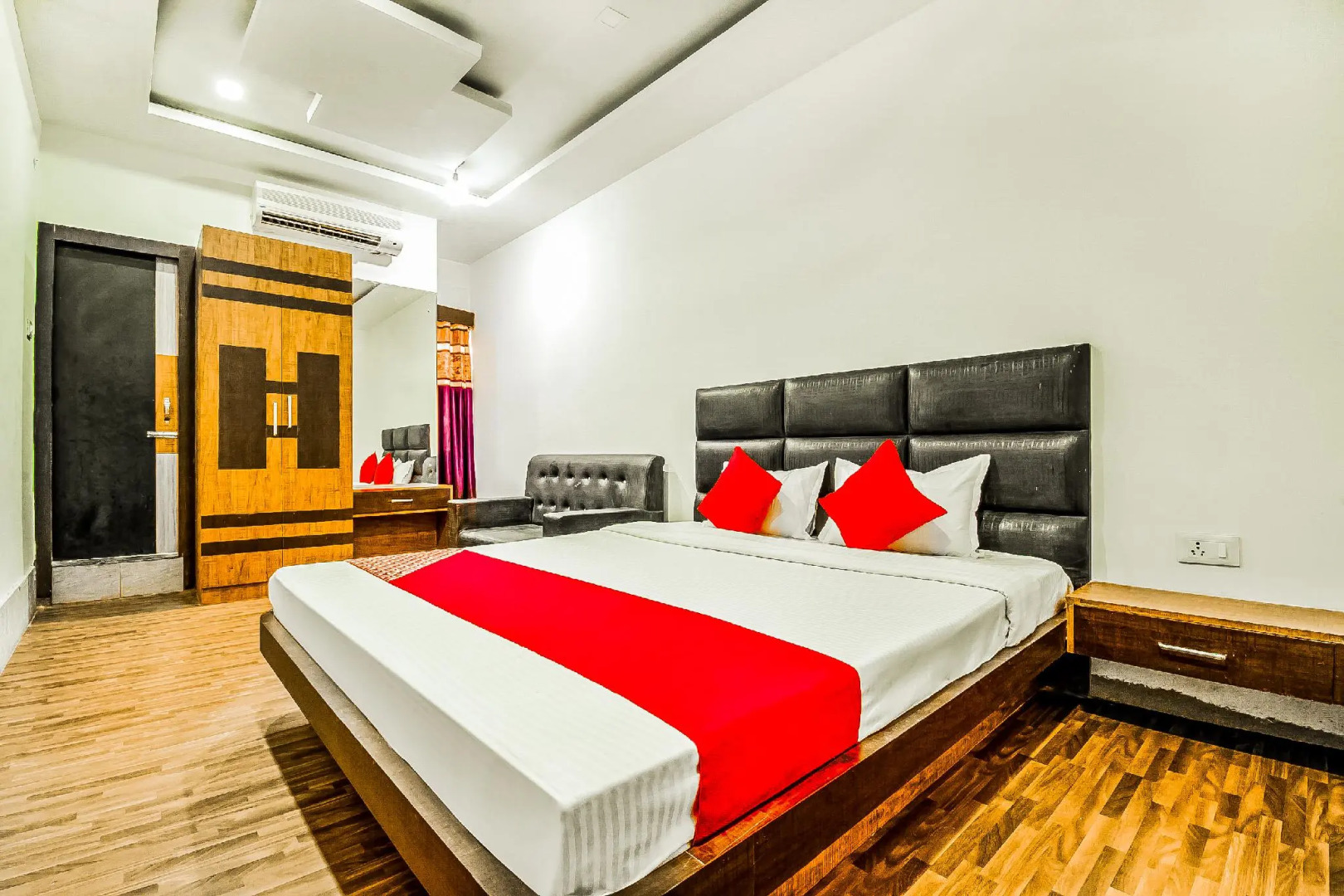 OYO 61190 Mayur Mahal
