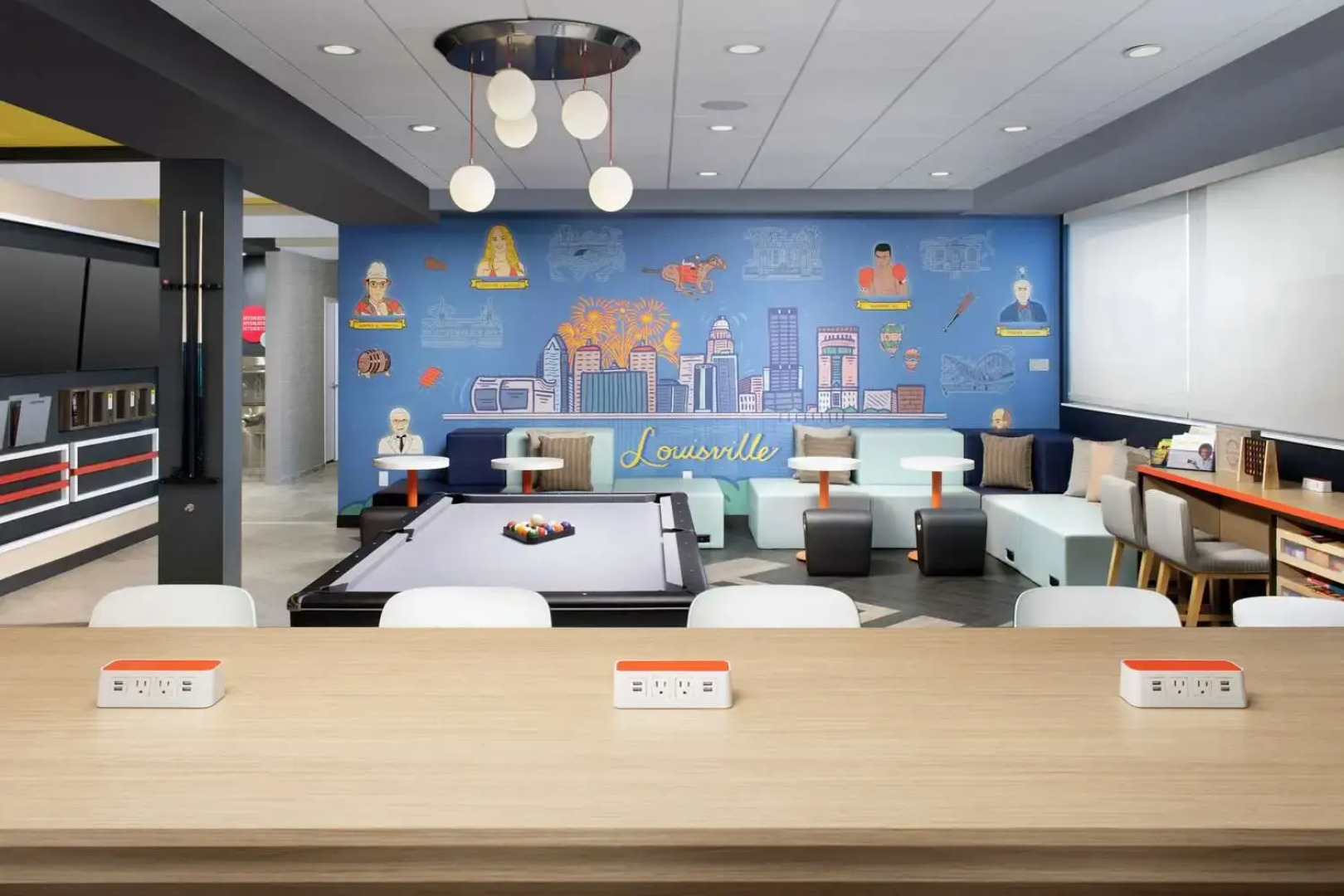 Tru by Hilton Louisville East