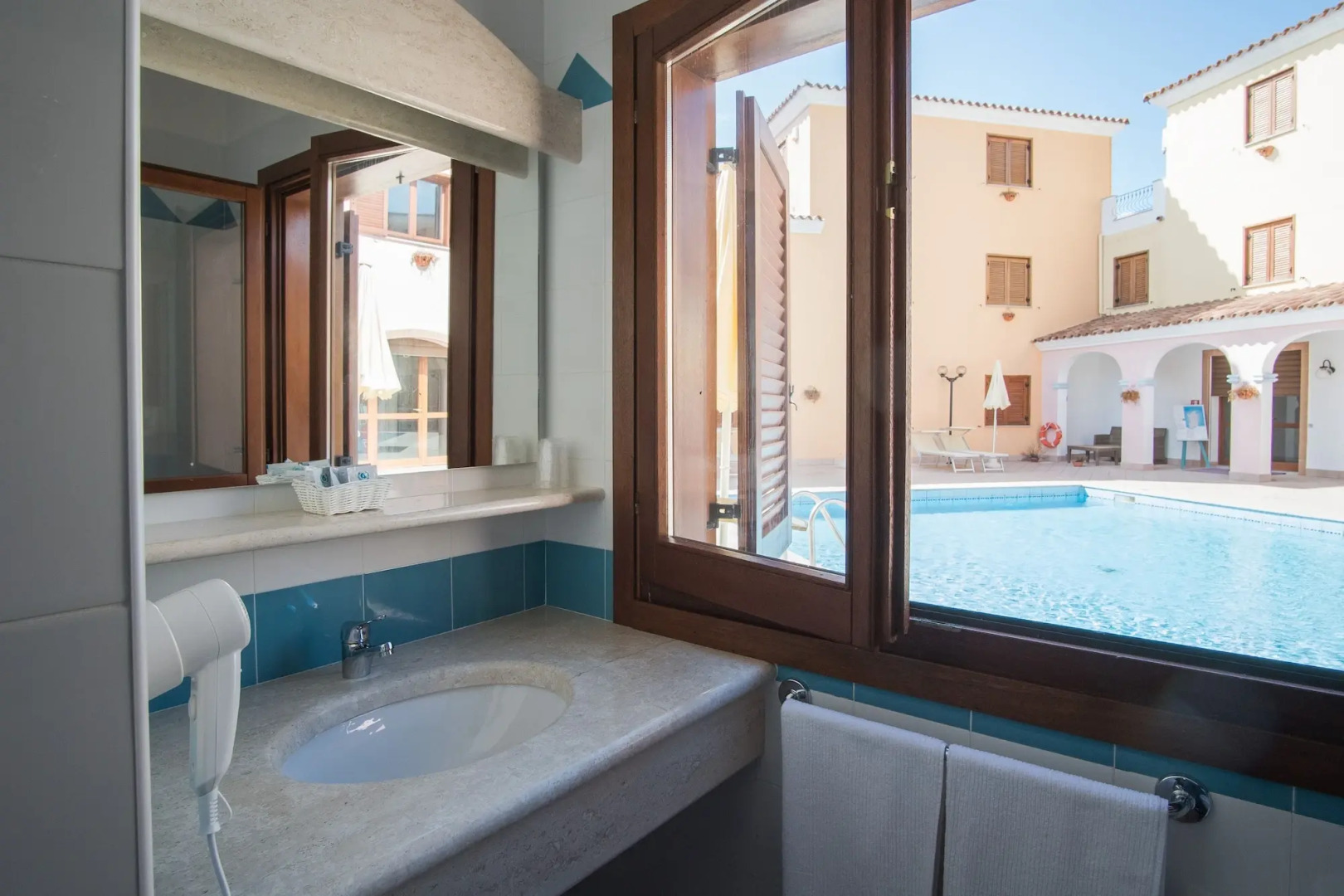 Cala Viola Residence con piscina