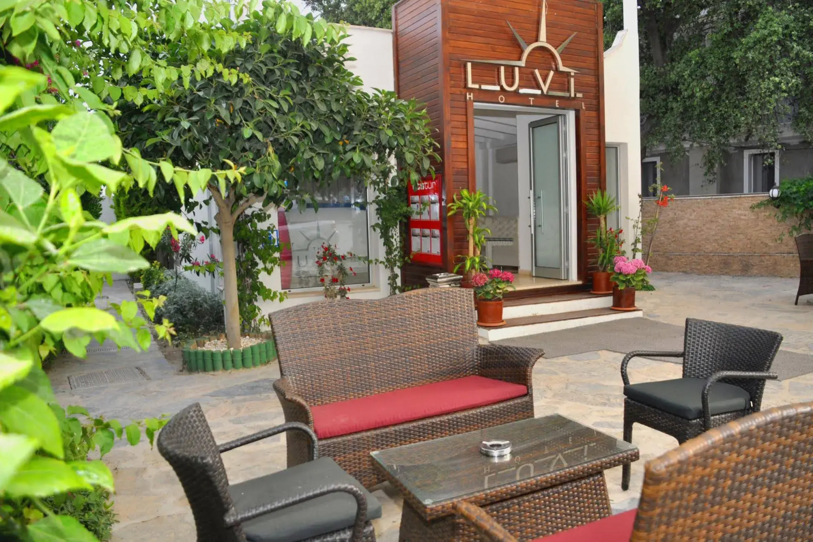 Отель Costa Luvi 