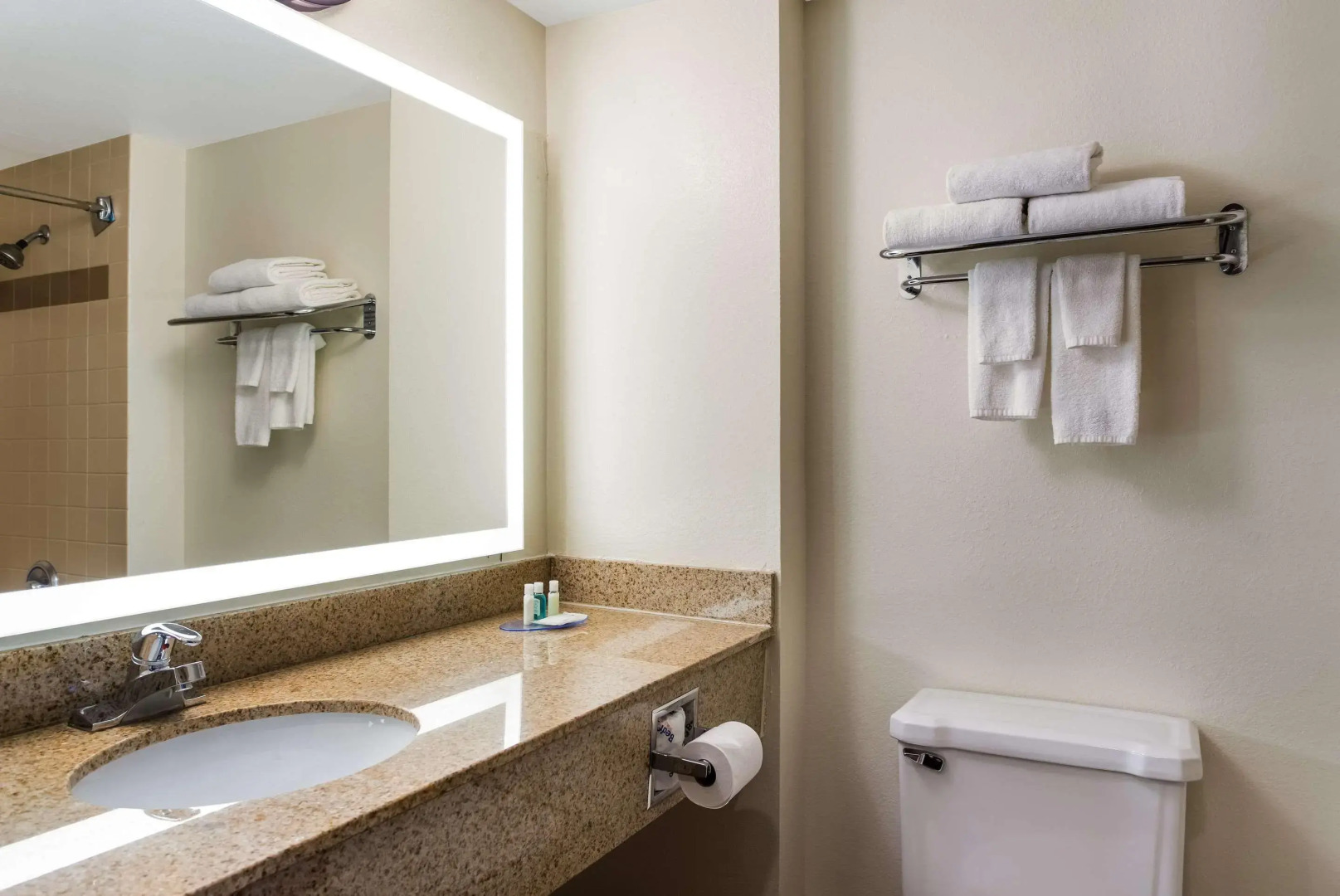 Quality Suites Milwaukee Airport