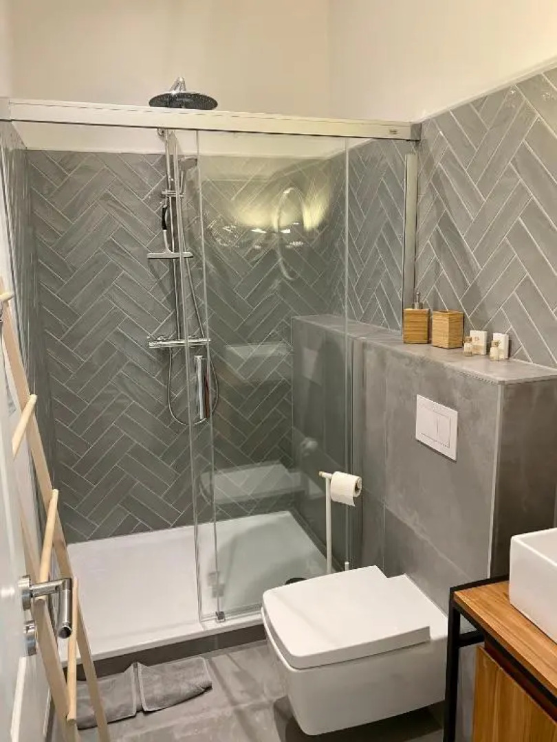 COAST HOUSE Sky Suite