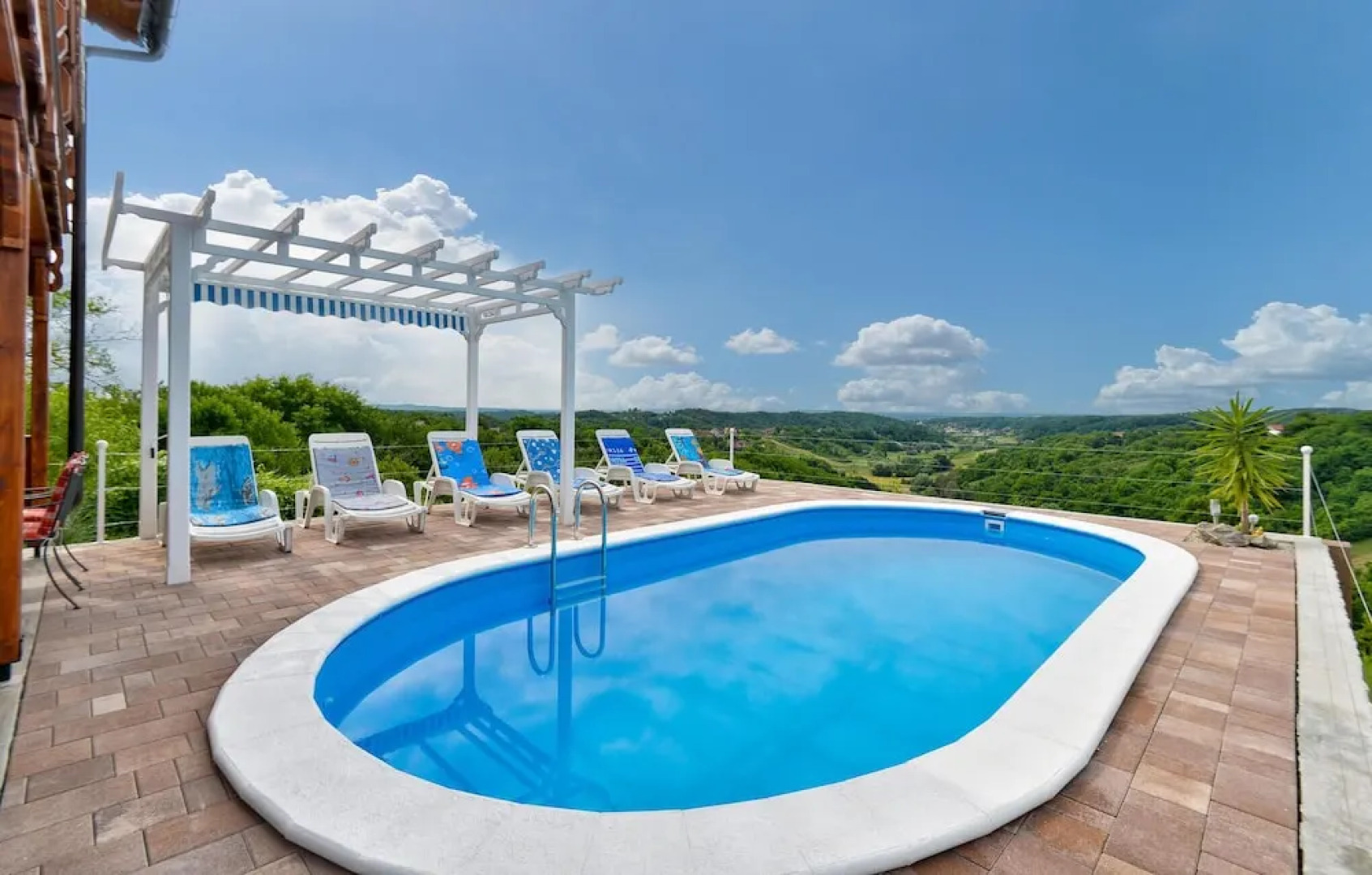 Awesome Home in Donja Zelina With 3 Bedrooms, Wifi and Outdoor Swimming Pool