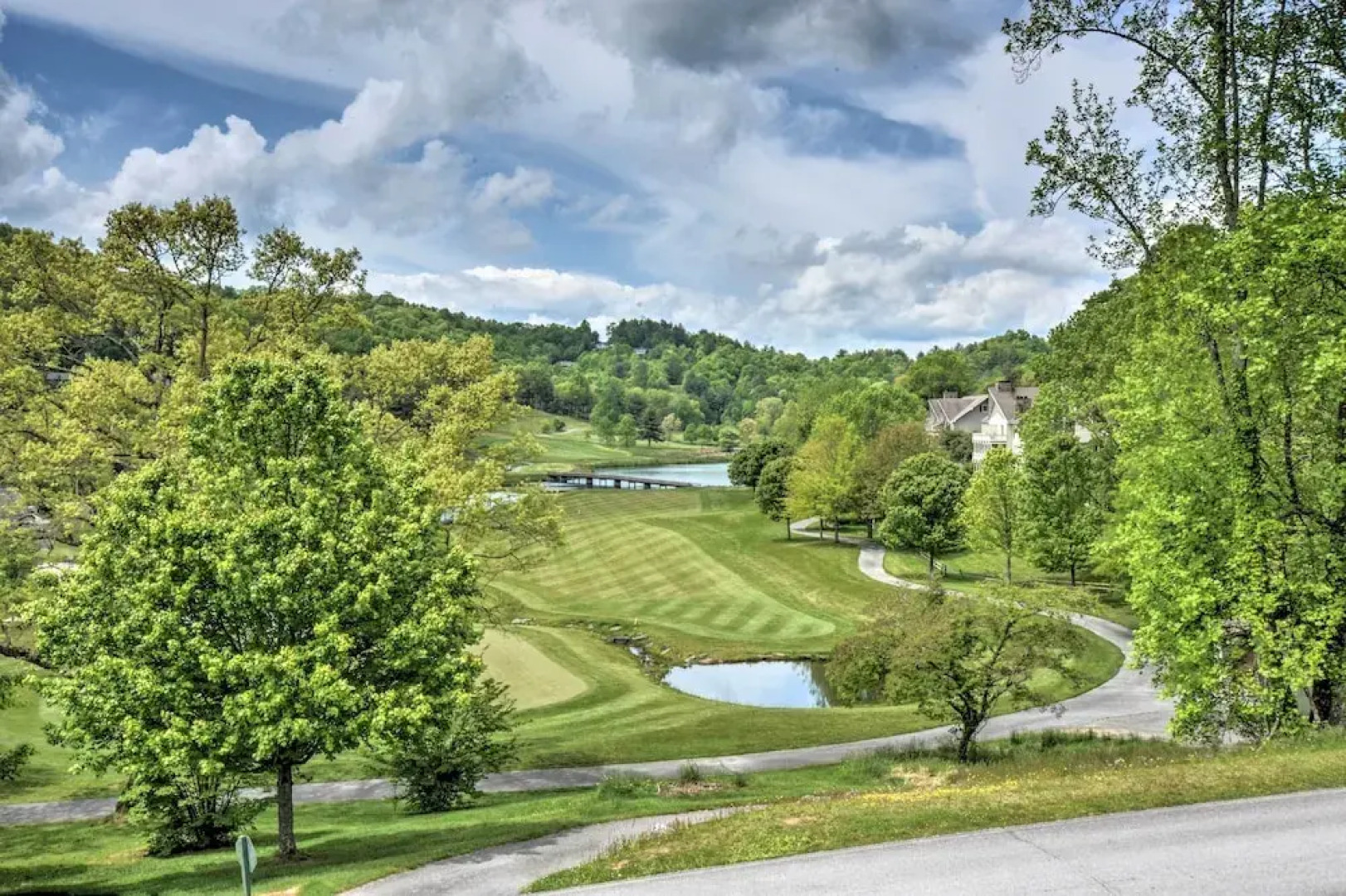 Picturesque Sky Haus Sanctuary w/ Mountain Views