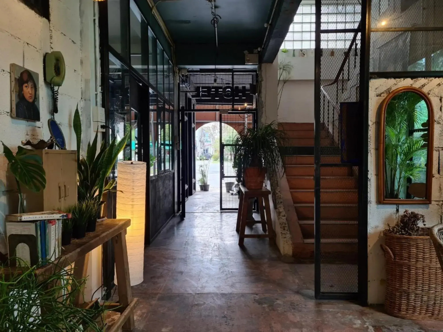 Hand Hotel